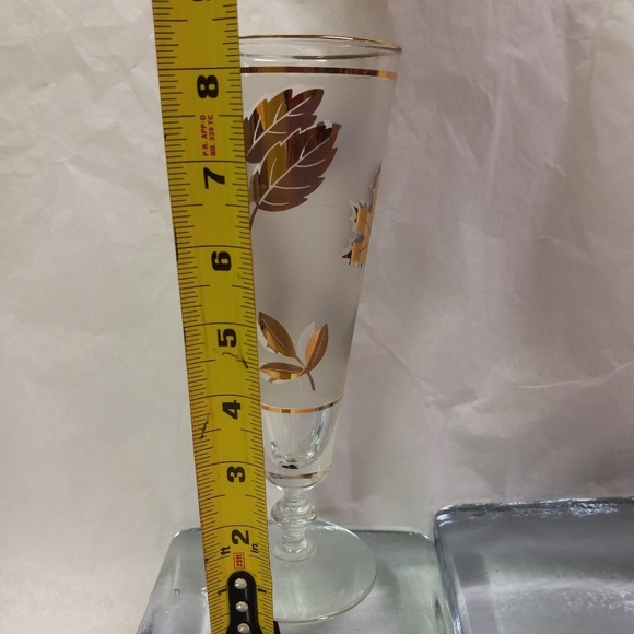 6 Libbey Pilsner Glasses Clear Gold Leaf Etchings Flute Style Vintage - Picture 4 of 4